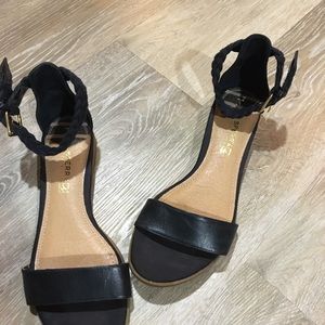SPERRY black sandals Size 8